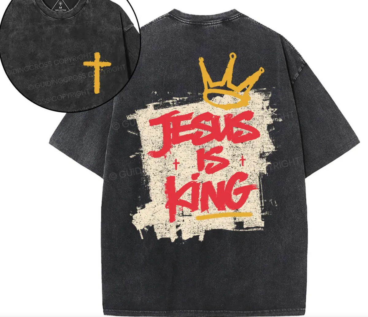 Oversized T-shirt Jesus is King